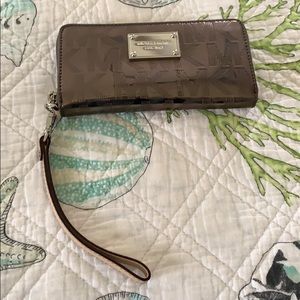 Michael Kors Wristlet Cell Phone Case Wallet